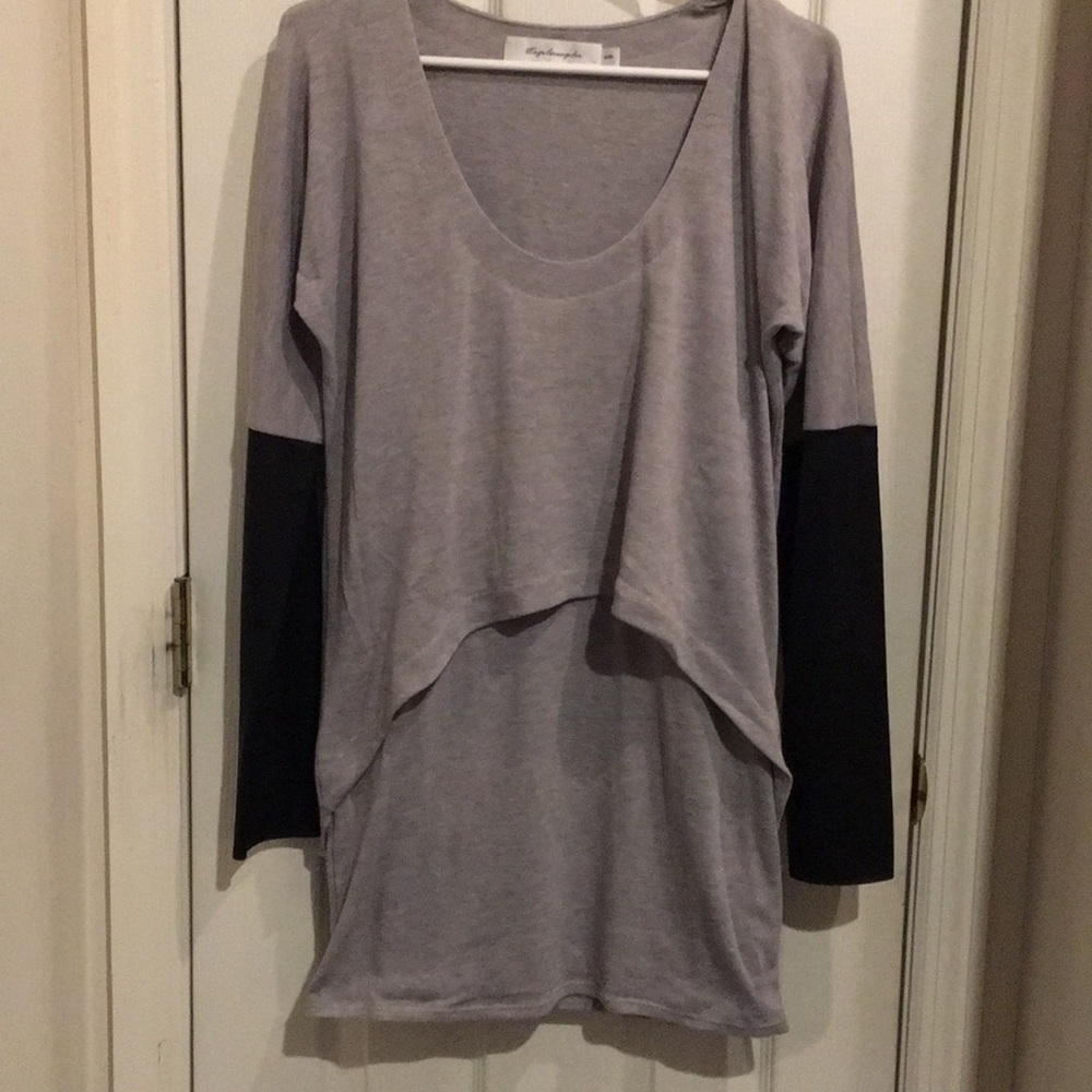 NWOT T-Bags Los Angeles Size M Top Grey Black
